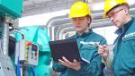 2 technicians working at site